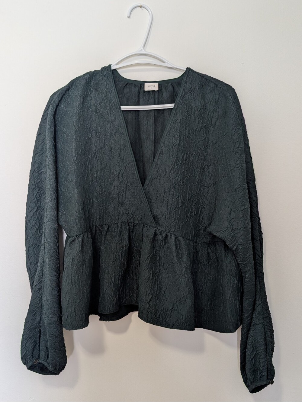 Aritzia Wilfred Textured Plisse Faux Wrap Peplum Blouse Dark Green Boho Chic - M